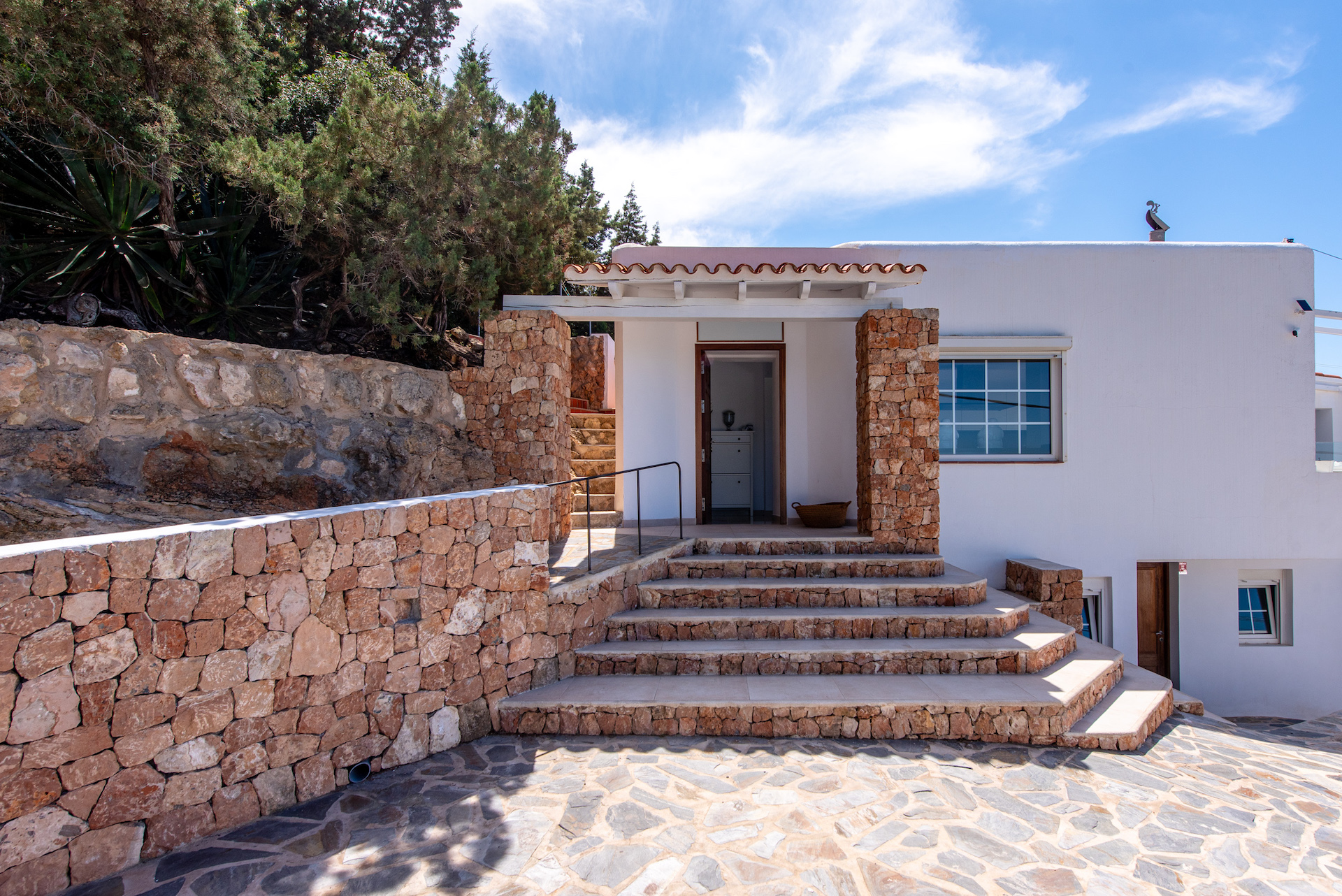 Resa estates Ibiza san Jose te koop villa main entrance.jpg